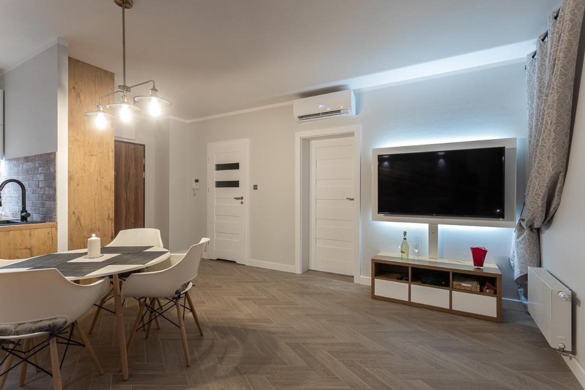 B&W Luxurious Apartment In The Center Of Wrocław Kültér fotó