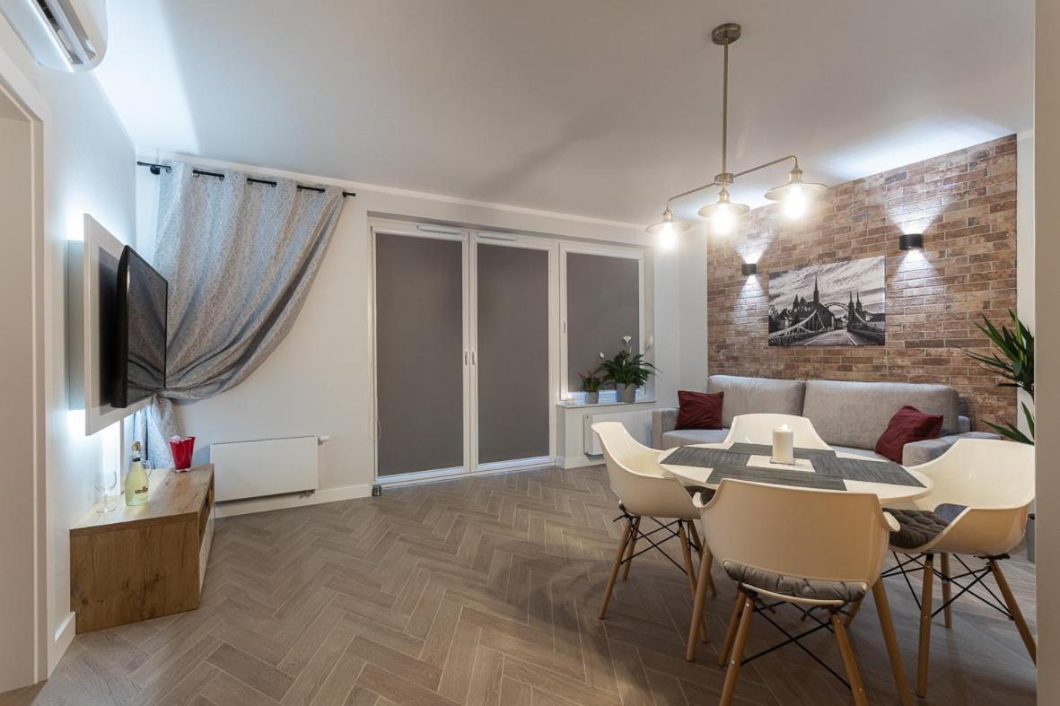 B&W Luxurious Apartment In The Center Of Wrocław Kültér fotó